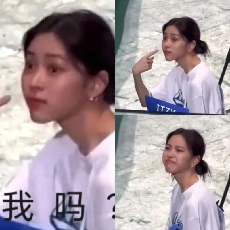 韩国表情包女的指着自己_韩国女生搞笑自指表情包